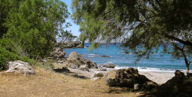 Sfinari, part of the beach